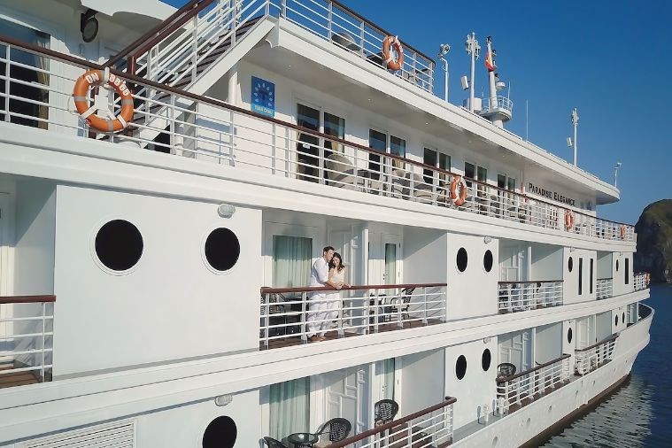 Du Thuyền Paradise Elegance Hạ Long